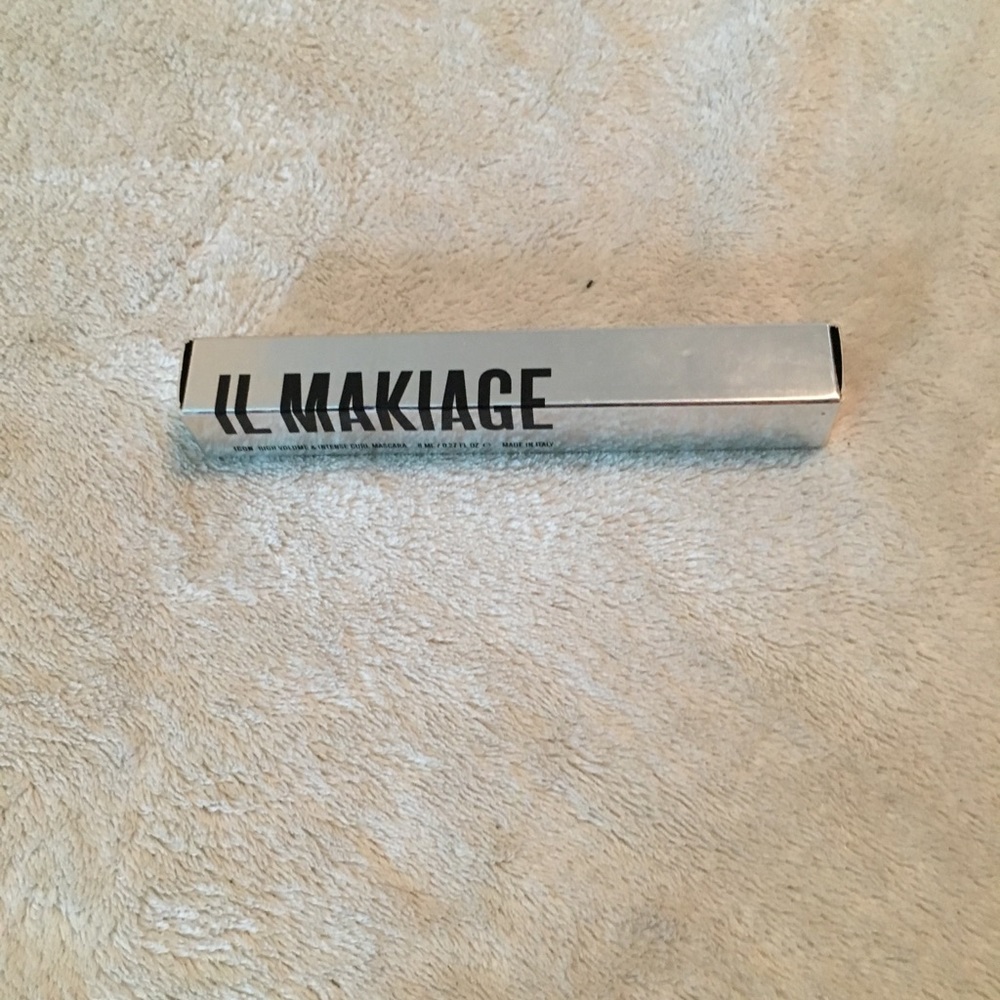 IL makiage mascara bnib never opened
